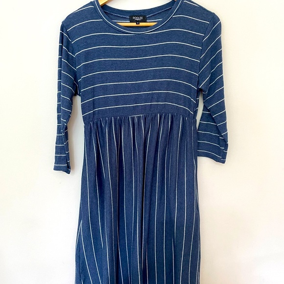 Roolee MOM breast feeding friendly midi-dress - Picture 1 of 5